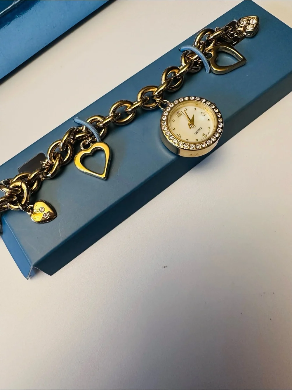 Vintage 2005 Y2K Charming Heart AVON Bracelet Watch NEW in BOX